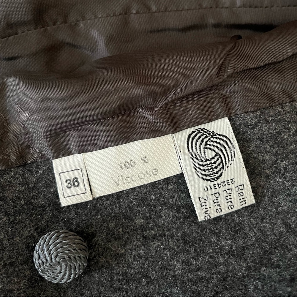{Escada} Vintage Wool Cropped Embroidered Jacket in Grey - Picture 10 of 13